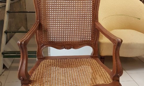 Chaise rustique rénové à Sète métropole