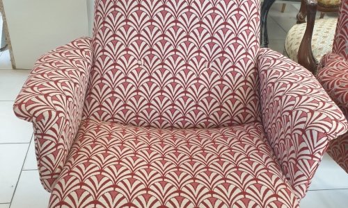 Restauration fauteuil bas à  motif par L'atelier Artisanal Sète